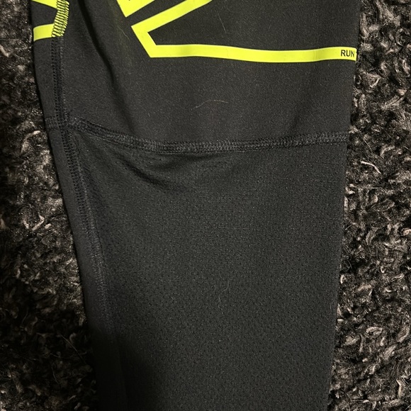 Reebok One Series Running Tights/Leggings in Black and Neon Green - Picture 10 of 10
